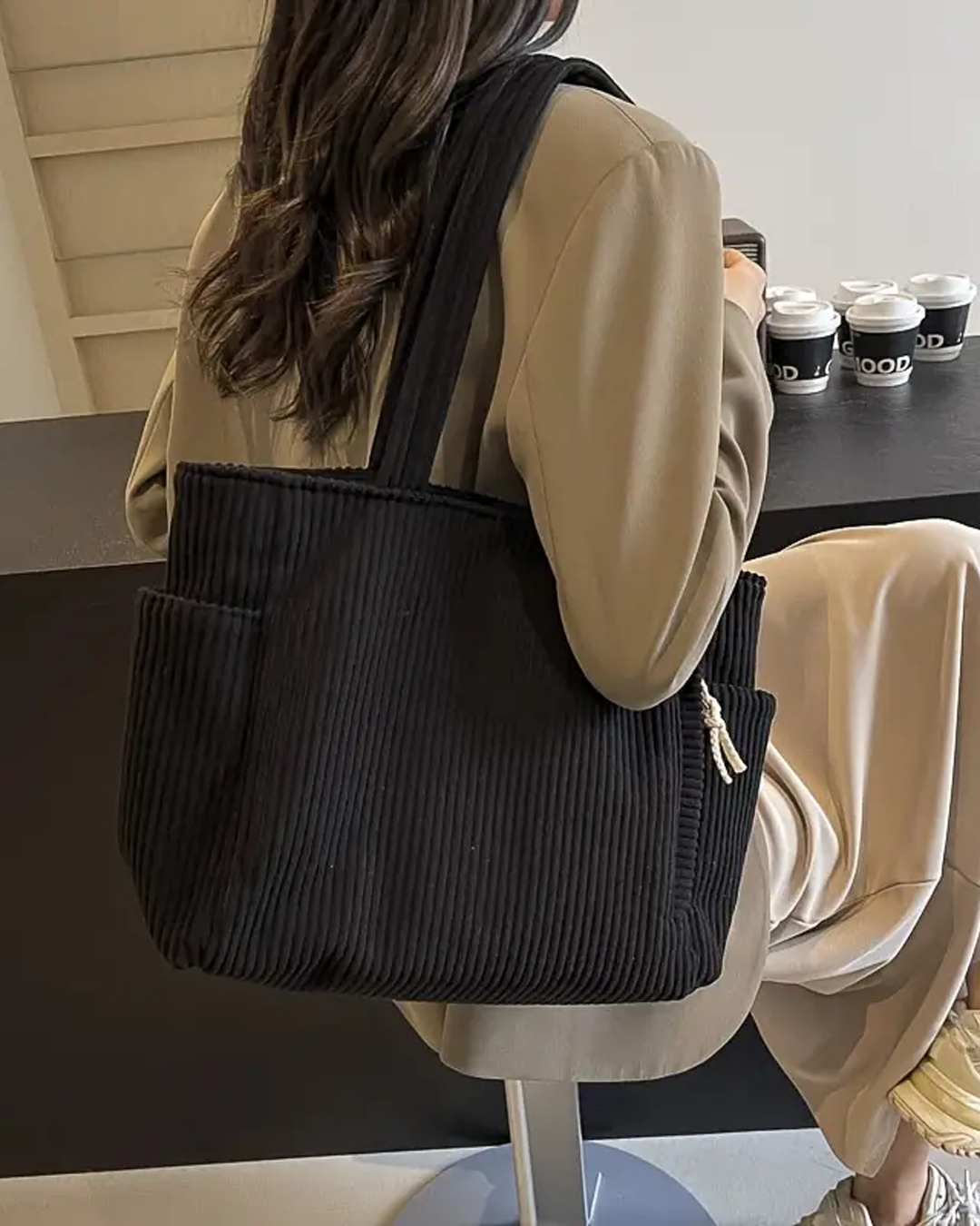 Elisa | Bolsa de Mano con Detalle de Cordón