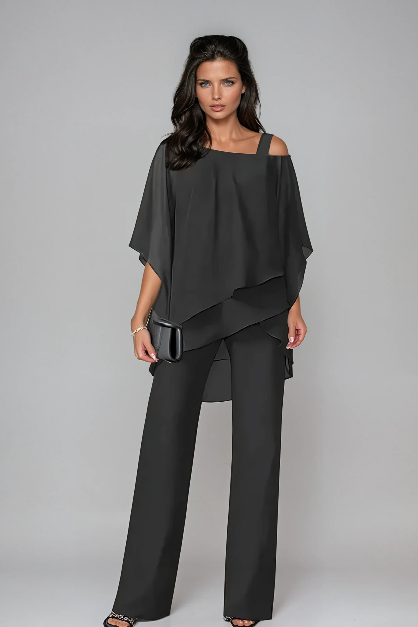 Sabina | Conjunto de Dos Piezas con Capas Elegantes