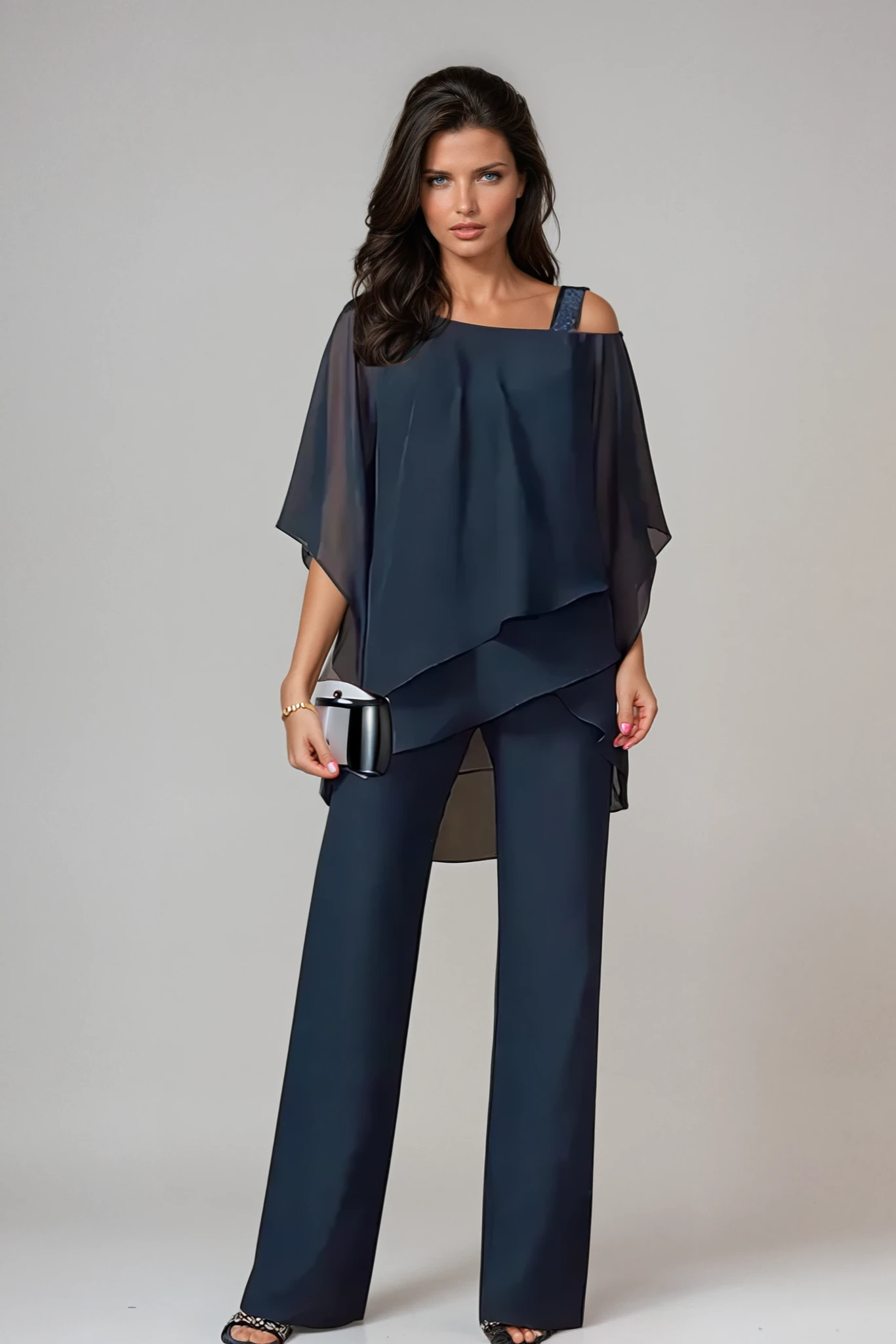 Sabina | Conjunto de Dos Piezas con Capas Elegantes