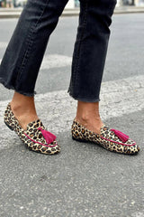 Nury | Mocasines print animal con borlas fucsia