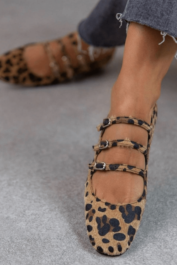 Nelly | Zapatos planos con triple hebilla print leopardo