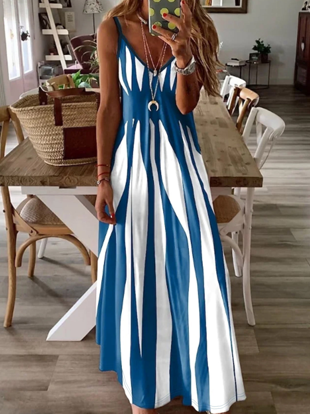 Constanza Belén | Vestido largo fluido con escote en V