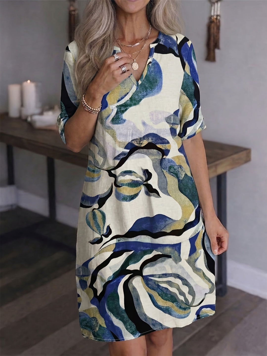 Delia | Vestido recto con estampado artístico