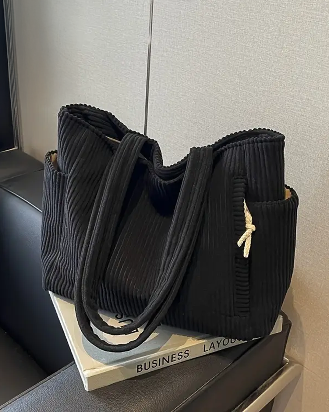 Elisa | Bolsa de Mano con Detalle de Cordón