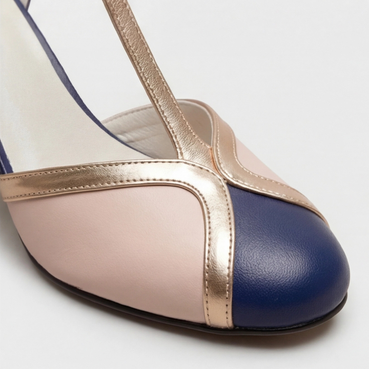 Nuria | Zapato de taco con pulsera en T y punta cerrada