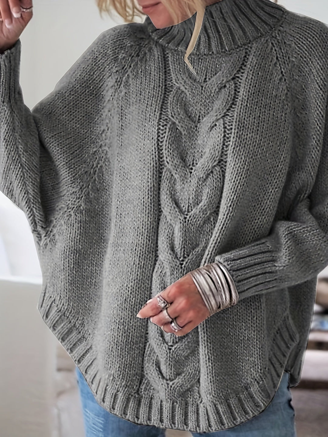 Eugenia | Sweater de punto trenzado con cuello alto