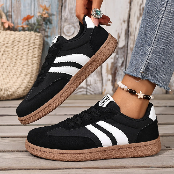 Rayenlaf | Zapatillas con cordones y franjas laterales