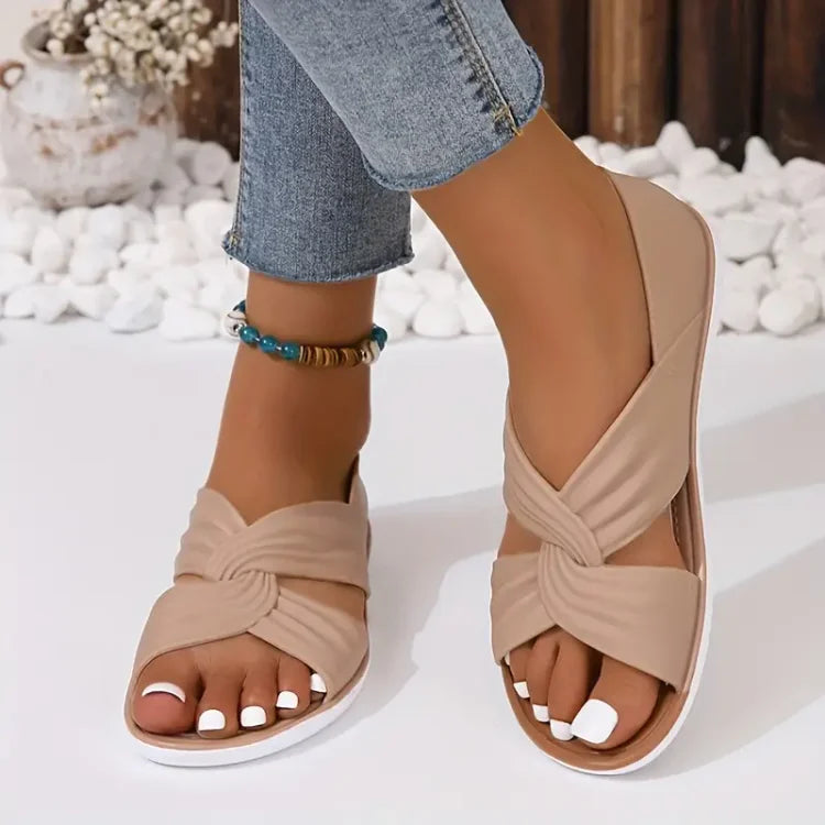Belinda | Sandalias de tiras cruzadas con plantilla acolchada
