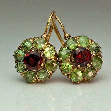 Peumayen | Aros de cristales rojo y verde