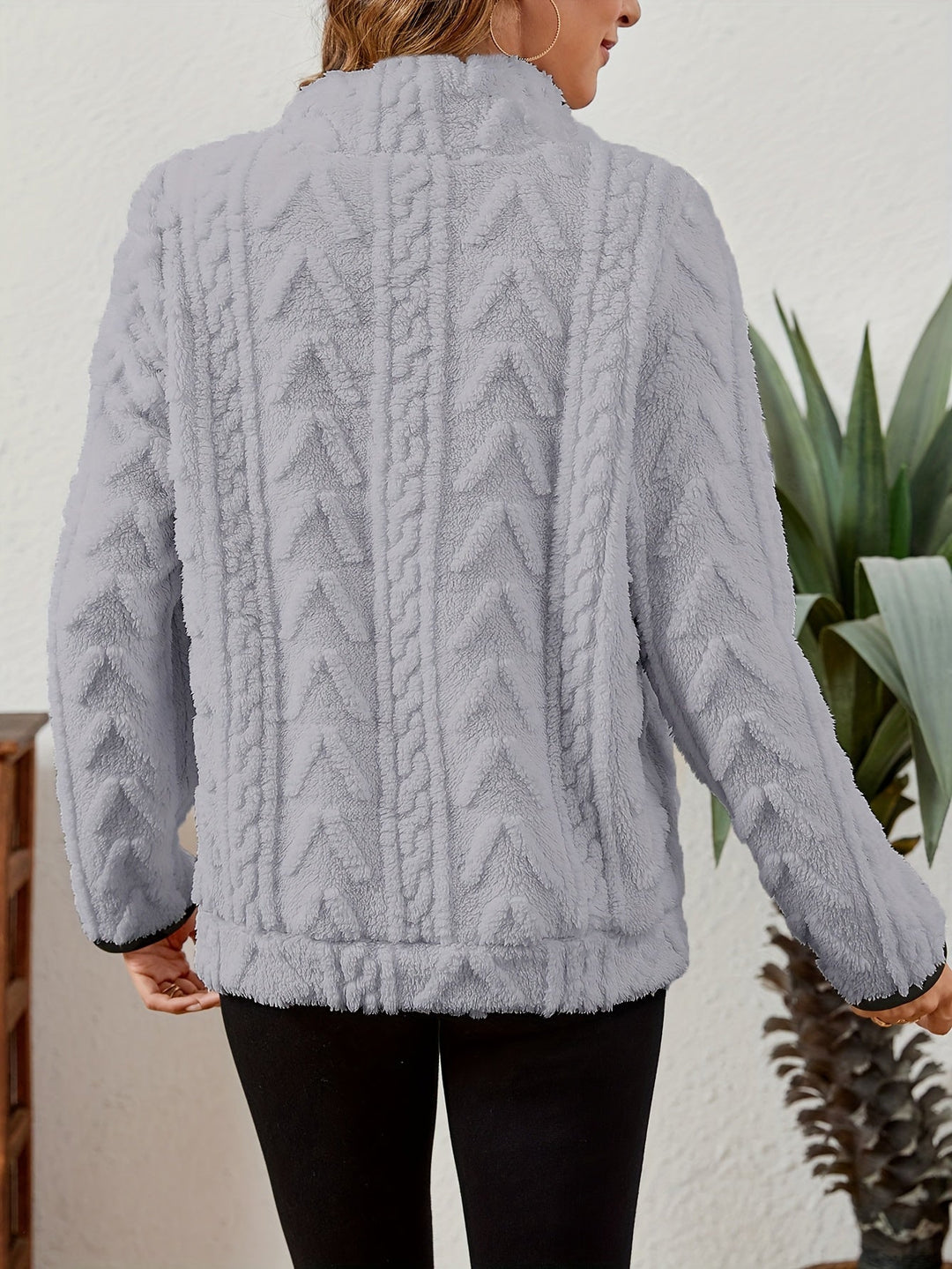 Manuela | Pullover texturado con media cremallera