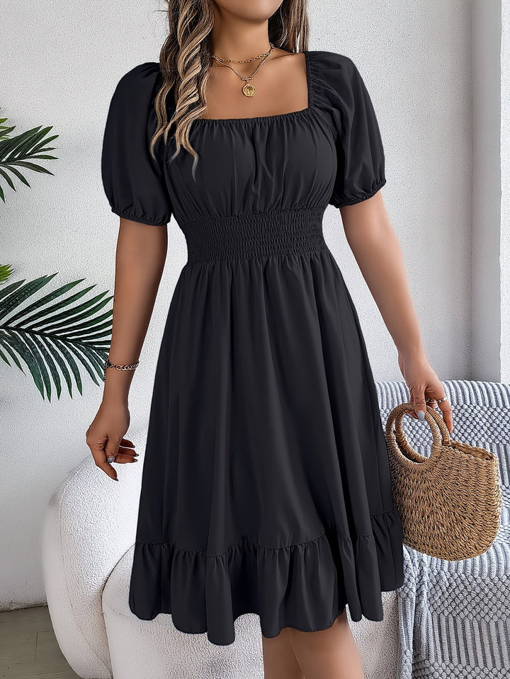 Petronila | Vestido a-line con escote cuadrado y ruedo con vuelo