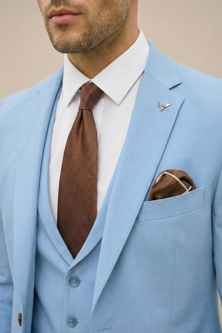 Maximiliano | Traje de tres piezas de corte moderno