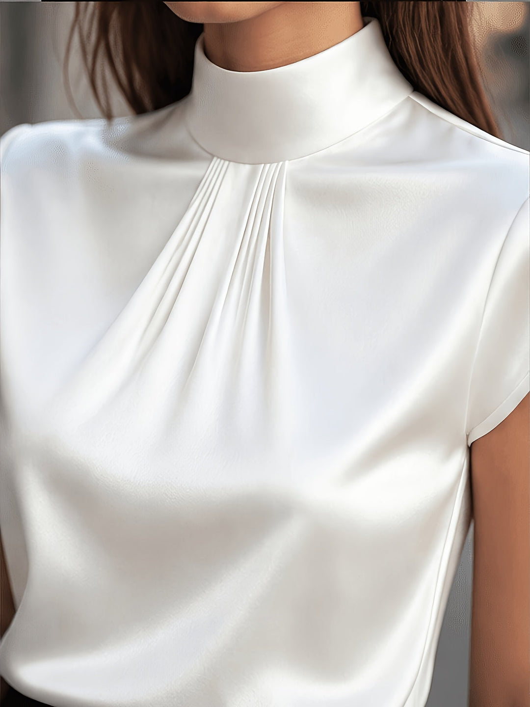 Rebeca Belén | Blusa cuello alto con pliegues
