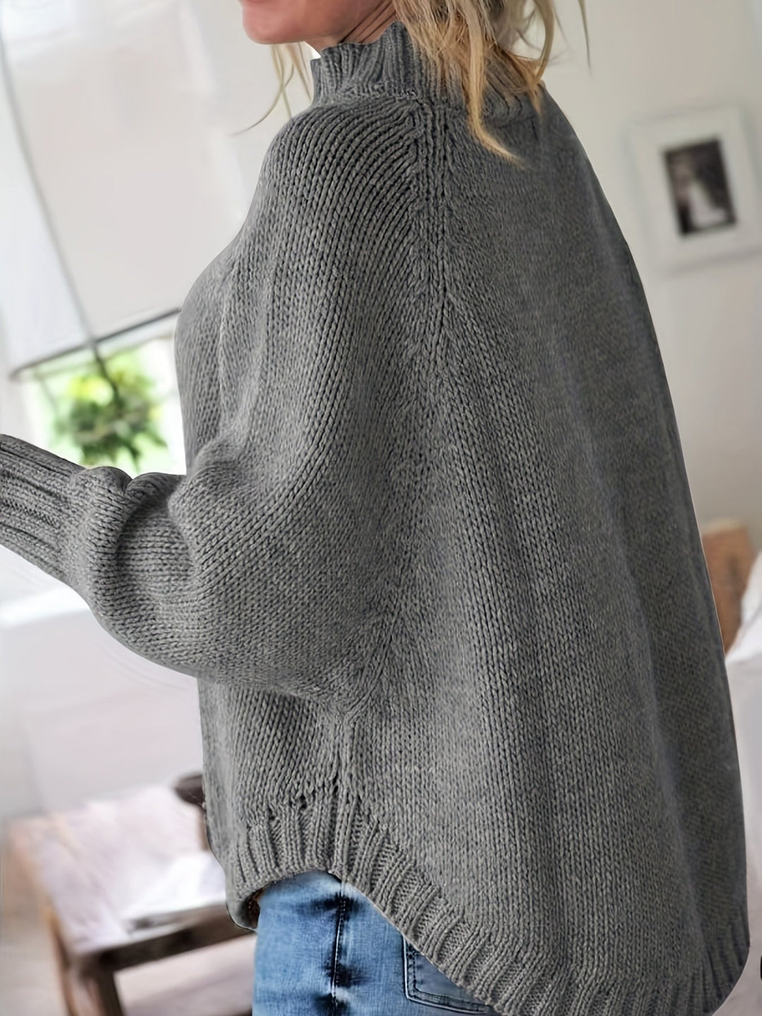 Krishna Belén | Sweater de punto trenzado con cuello alto