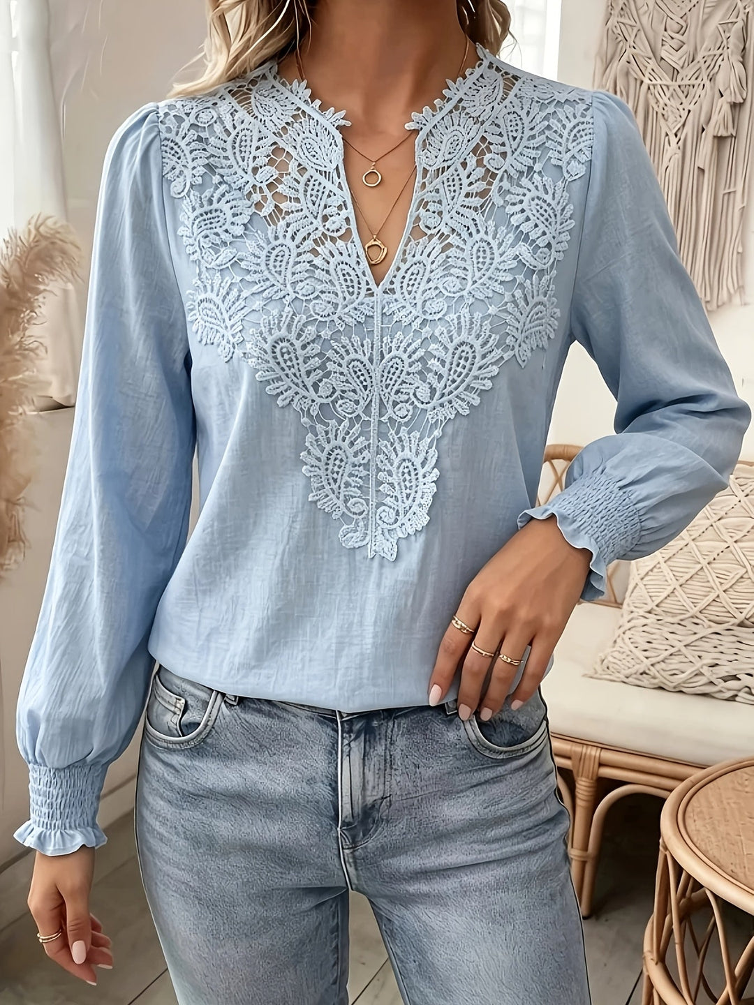 Antonieta | Blusa escote V con calado