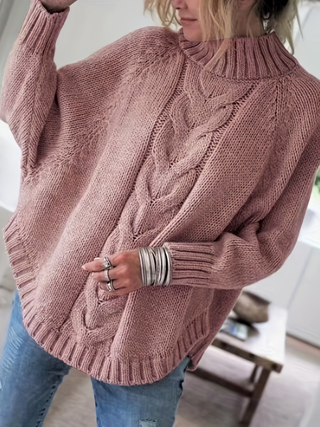 Eugenia | Sweater de punto trenzado con cuello alto