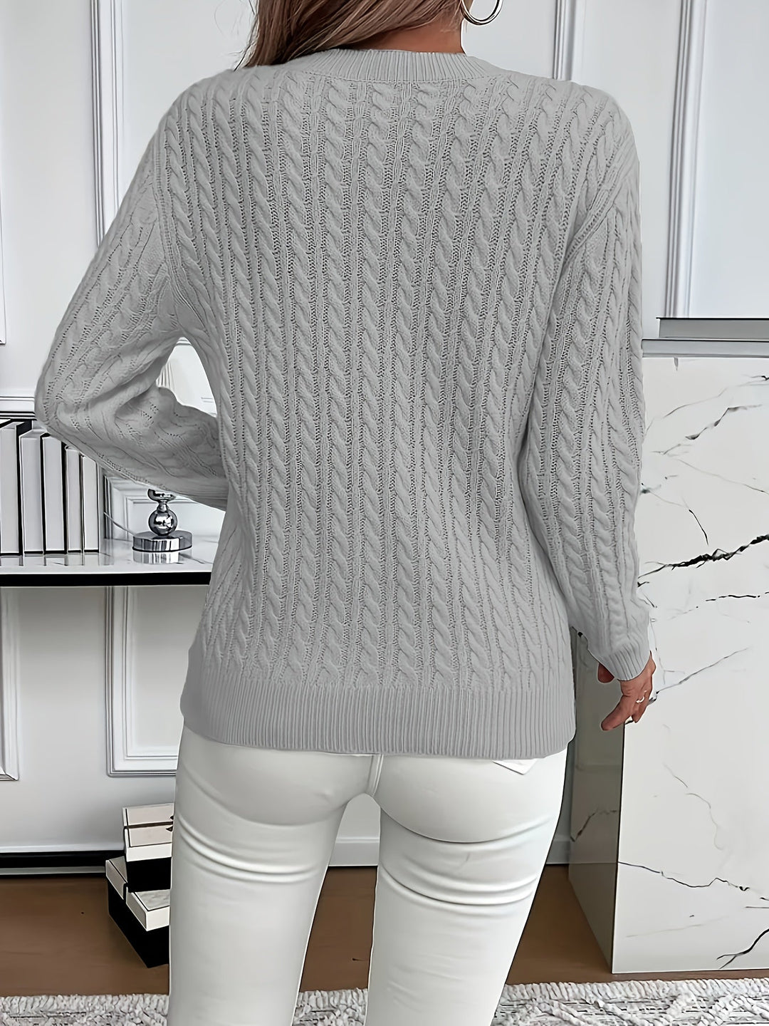 Saskia | Sweater de punto trenzado cuello redondo