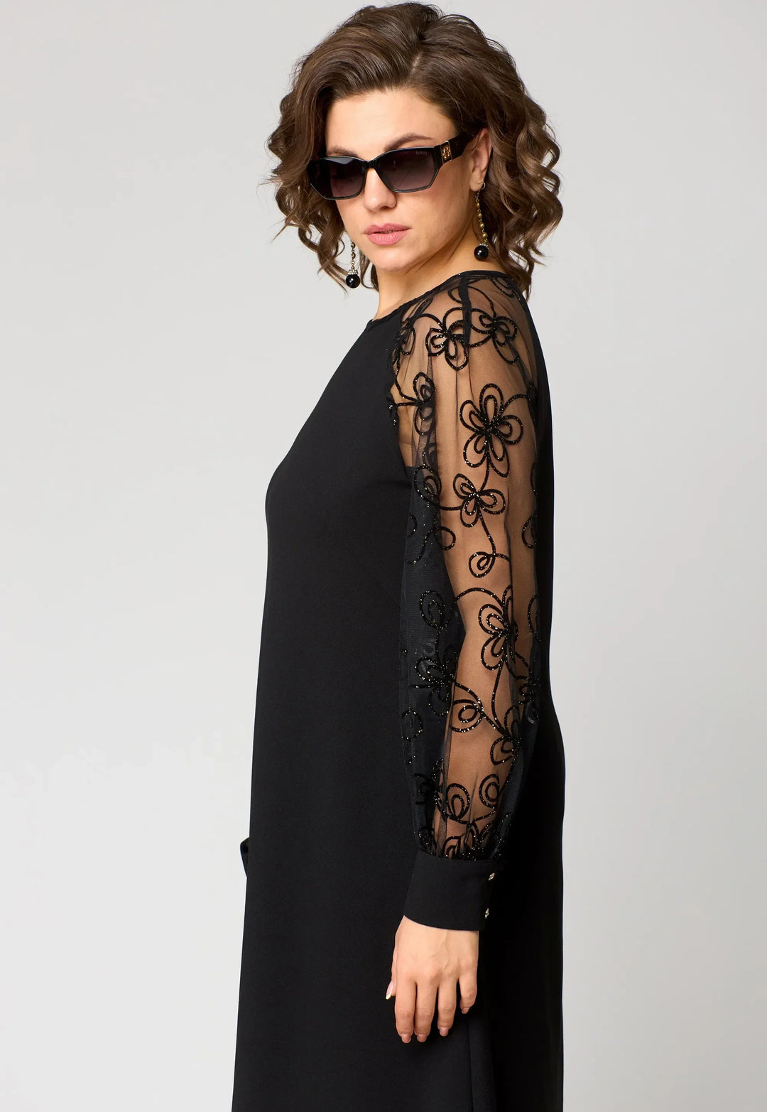 Aranza | Vestido de encaje con mangas florales