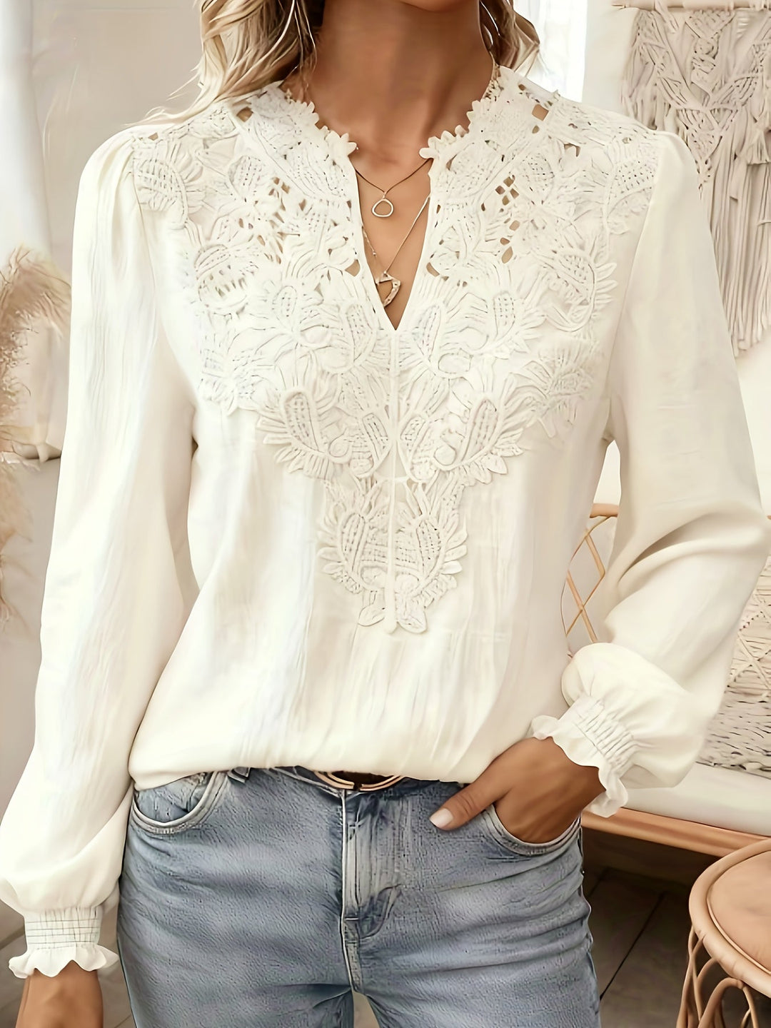 Antonieta | Blusa escote V con calado