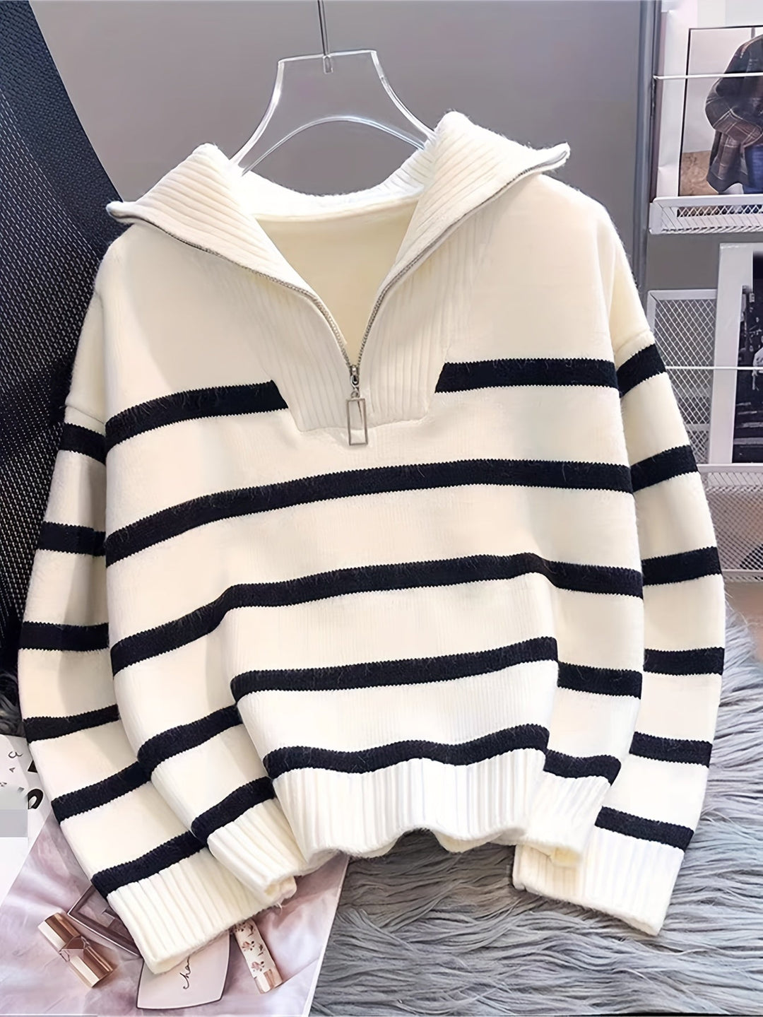Josefa Ignacia | Sweater a rayas con cierre al cuello