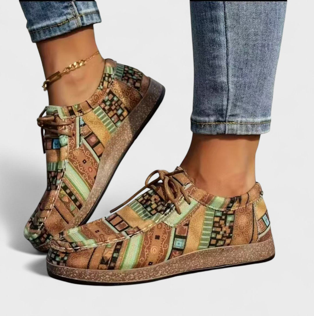 Silvina | Zapatillas livianas con estampado étnico
