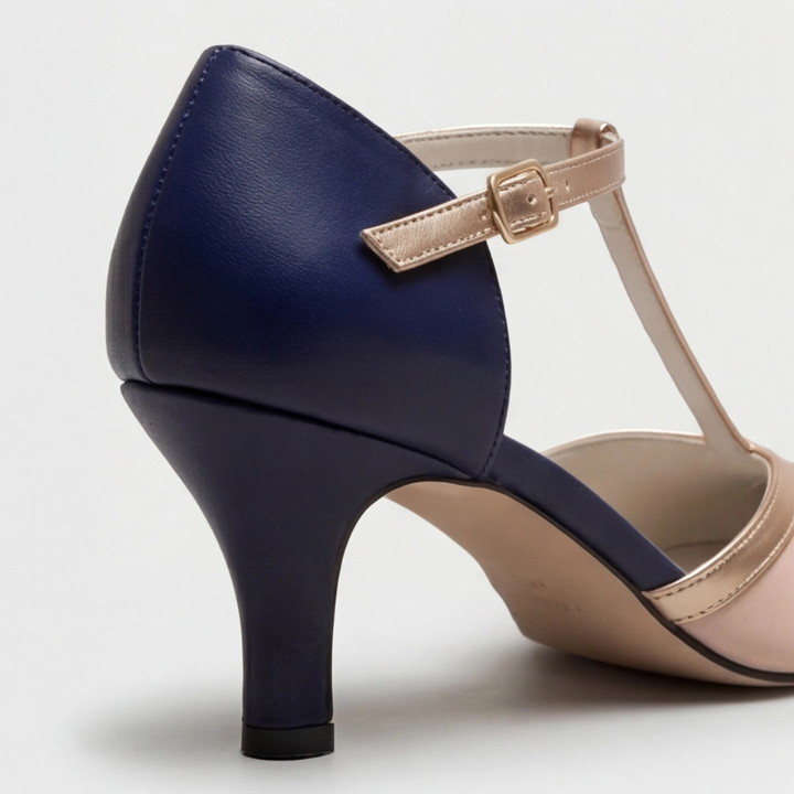 Nuria | Zapato de taco con pulsera en T y punta cerrada