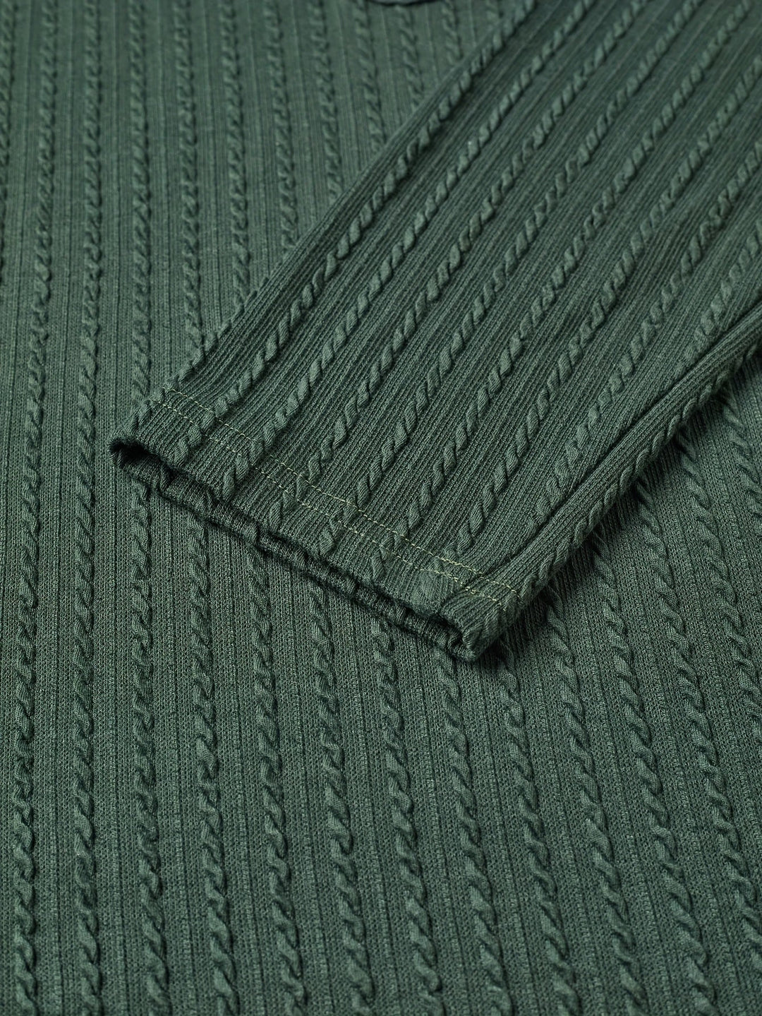 Telésforo | Polera henley con capucha y textura