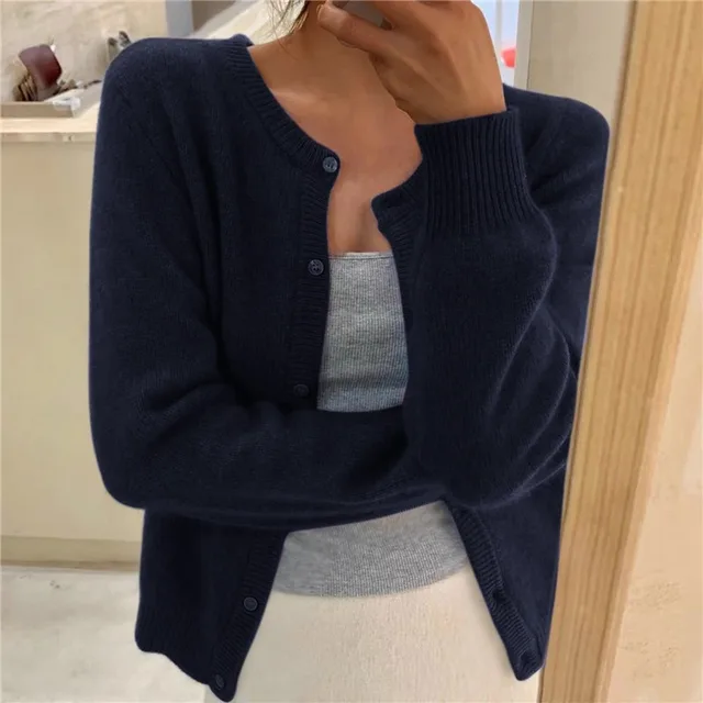 Flor | Cardigan de punto suave con botones