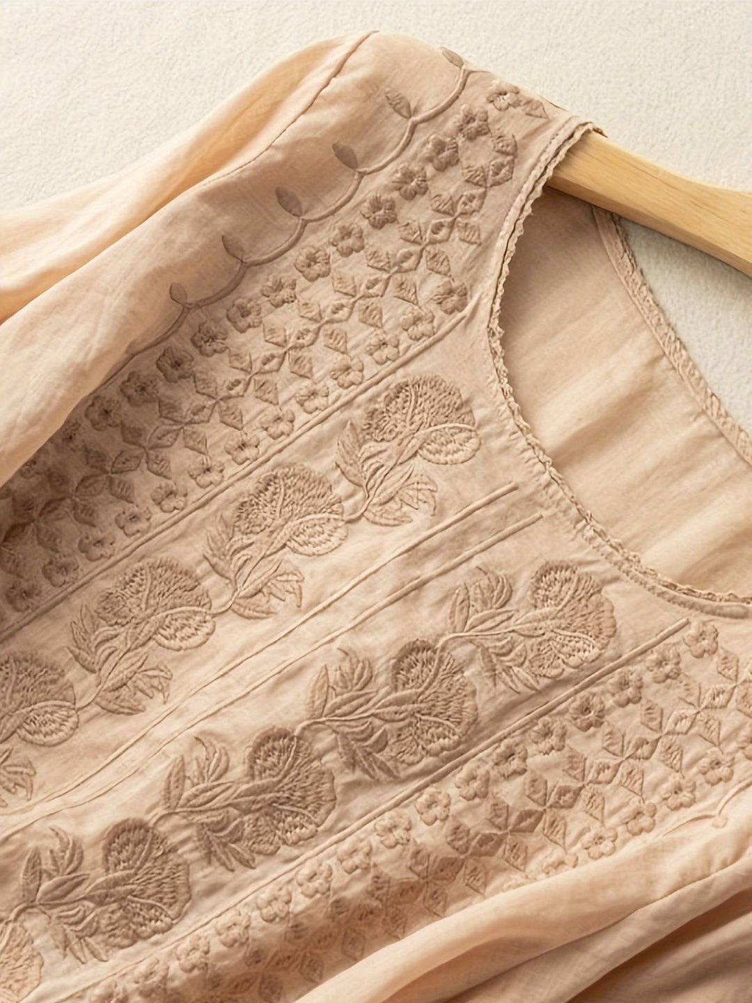 María Nieves | Blusa bordada cuello redondo
