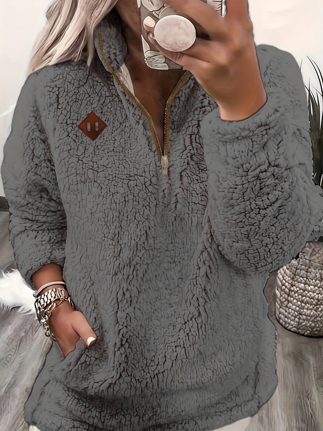 Tiare | Pullover peludo con media cremallera