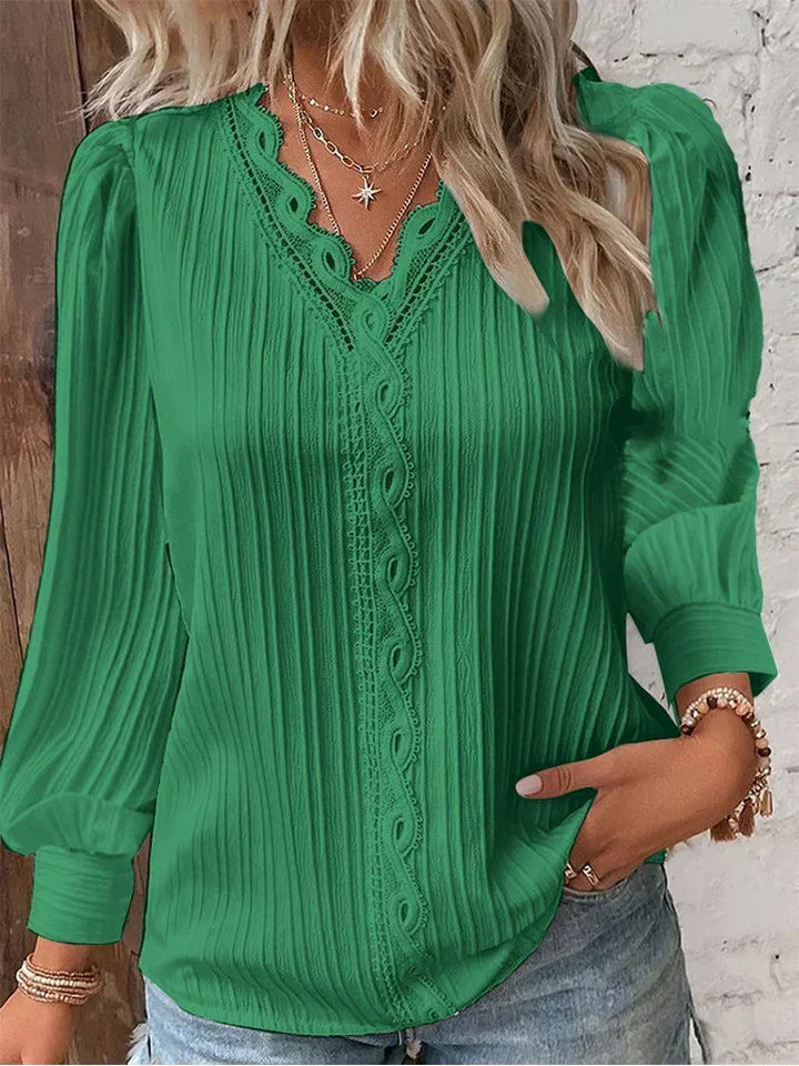 Daniela Paz | Blusa con encaje en el escote
