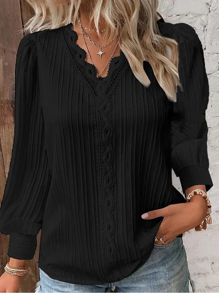 Daniela Paz | Blusa con encaje en el escote