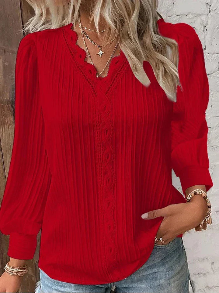 Daniela Paz | Blusa con encaje en el escote