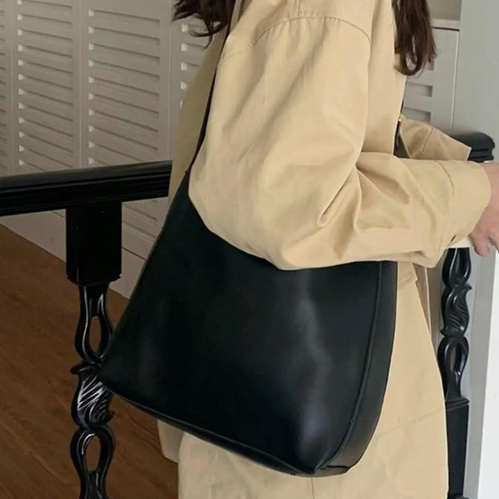 Carmen Rosa | Bolso de hombro con hebilla