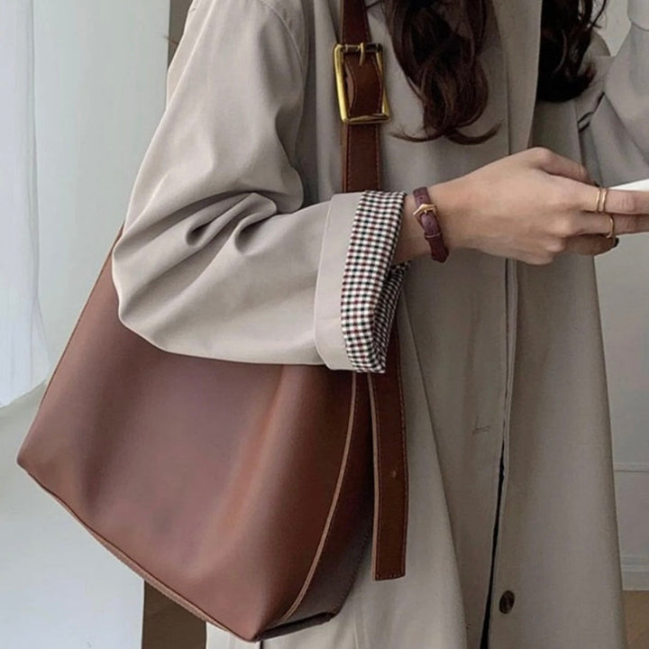 Carmen Rosa | Bolso de hombro con hebilla