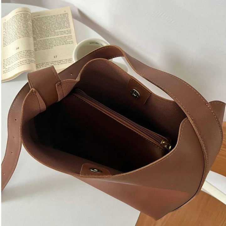 Carmen Rosa | Bolso de hombro con hebilla