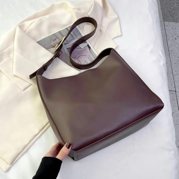 Carmen Rosa | Bolso de hombro con hebilla