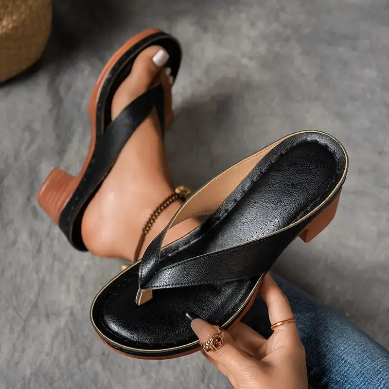 Juanita | Sandalia de dedo con taco