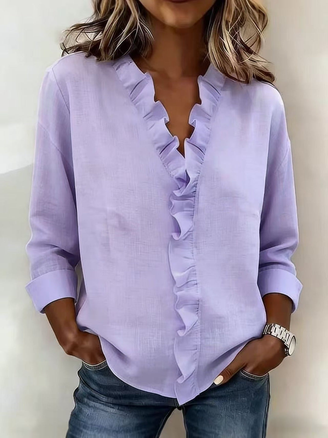 Ana Belén | Blusa elegante escote en V con vuelos