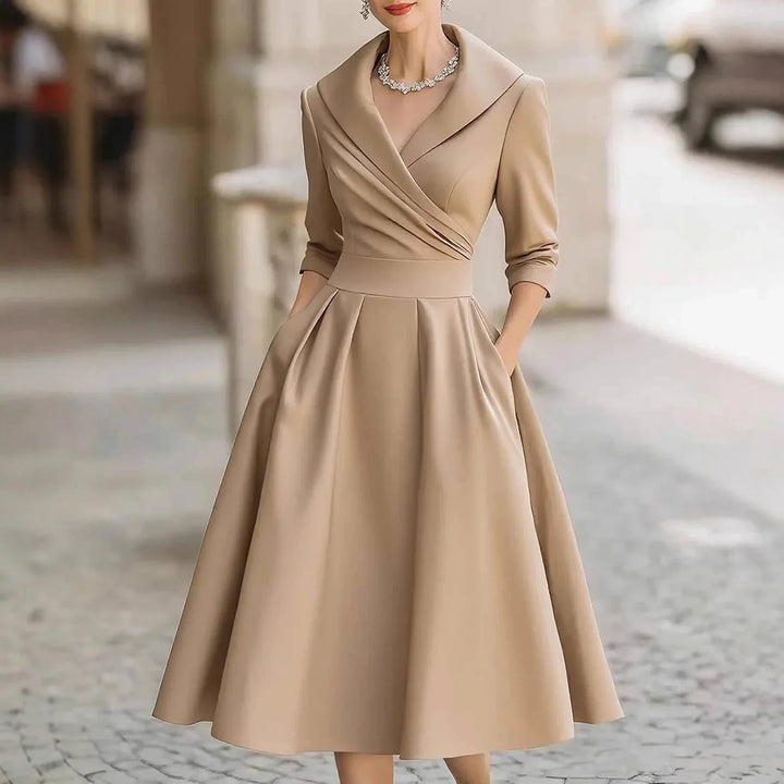Laura | Vestido midi de vuelo con cuello solapa