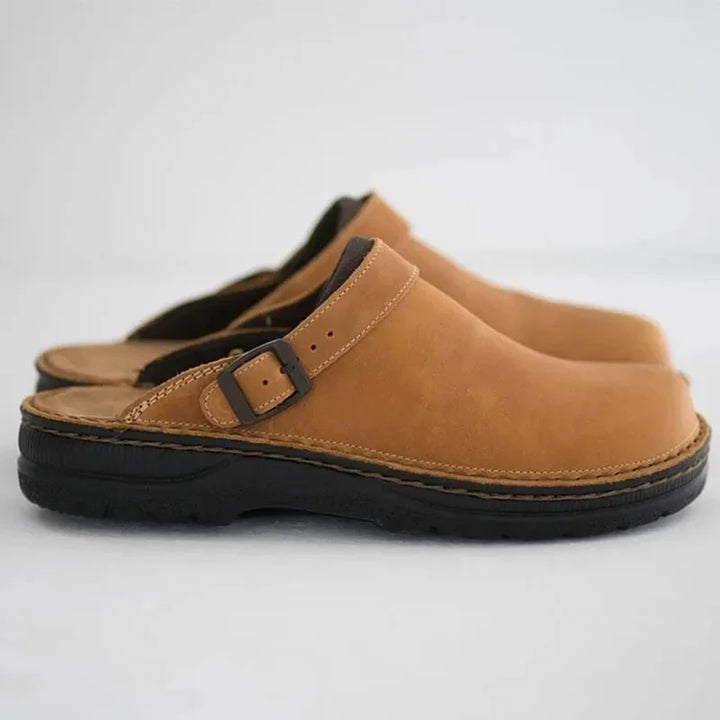 Mateo | Zuecos de cuero con hebilla para hombre