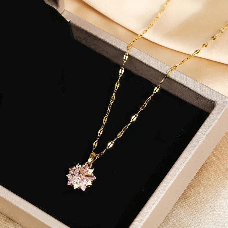 Krishna Paz | Collar elegante flor de cerezo