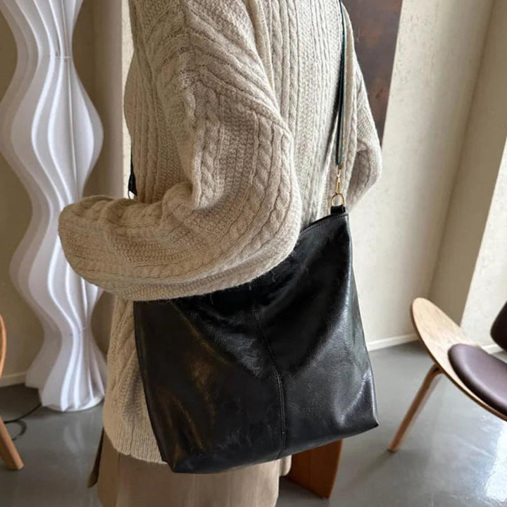 María Esther | Bolso tote con correa decorada