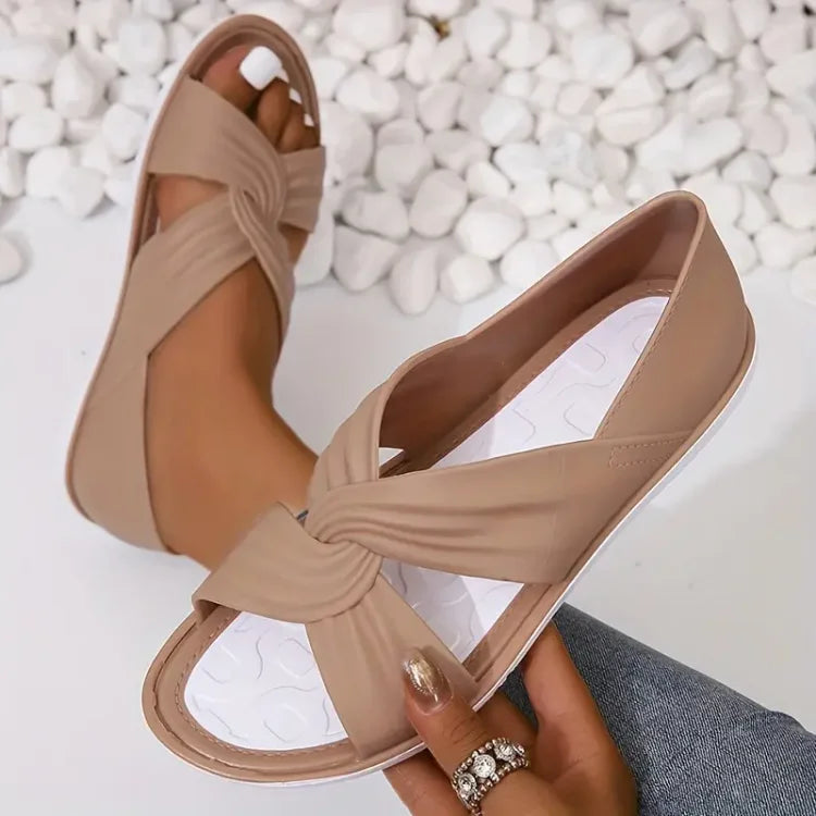 Belinda | Sandalias de tiras cruzadas con plantilla acolchada