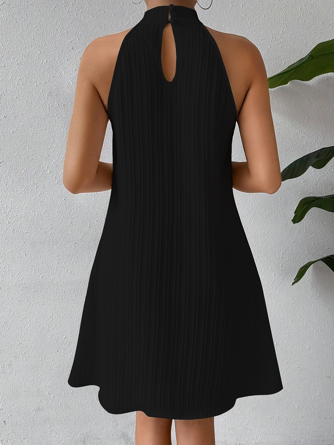 Matilde | Vestido corto texturizado cuello halter