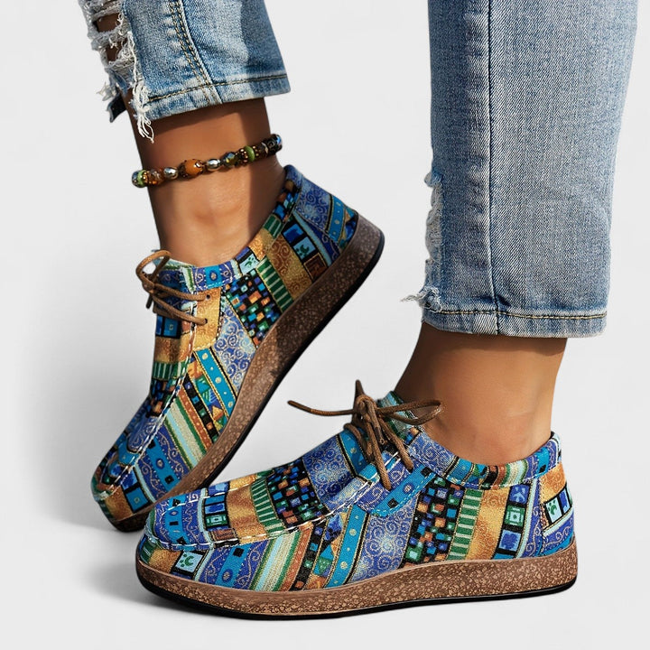 Silvina | Zapatillas livianas con estampado étnico
