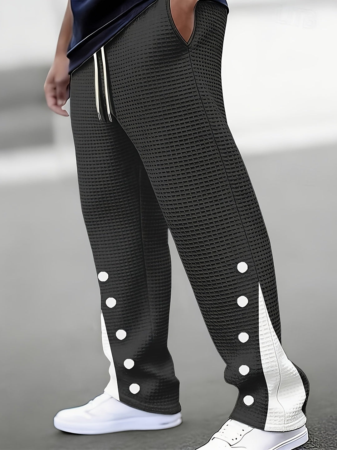 Antü | Pantalón texturado con botones laterales