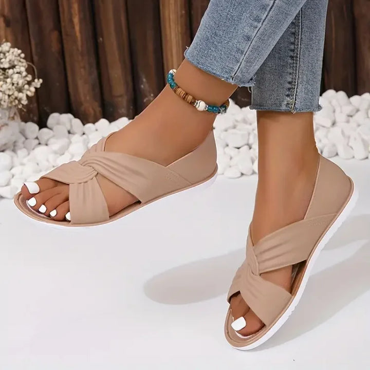 Belinda | Sandalias de tiras cruzadas con plantilla acolchada