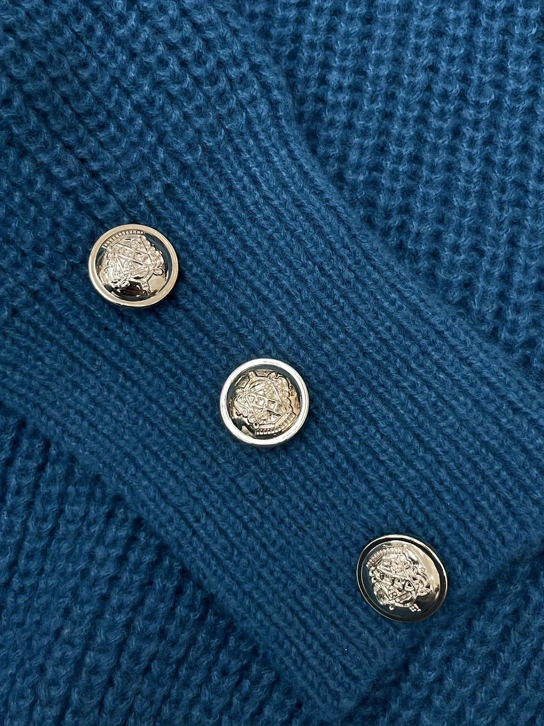 Yaritza | Sweater cuello V con botones