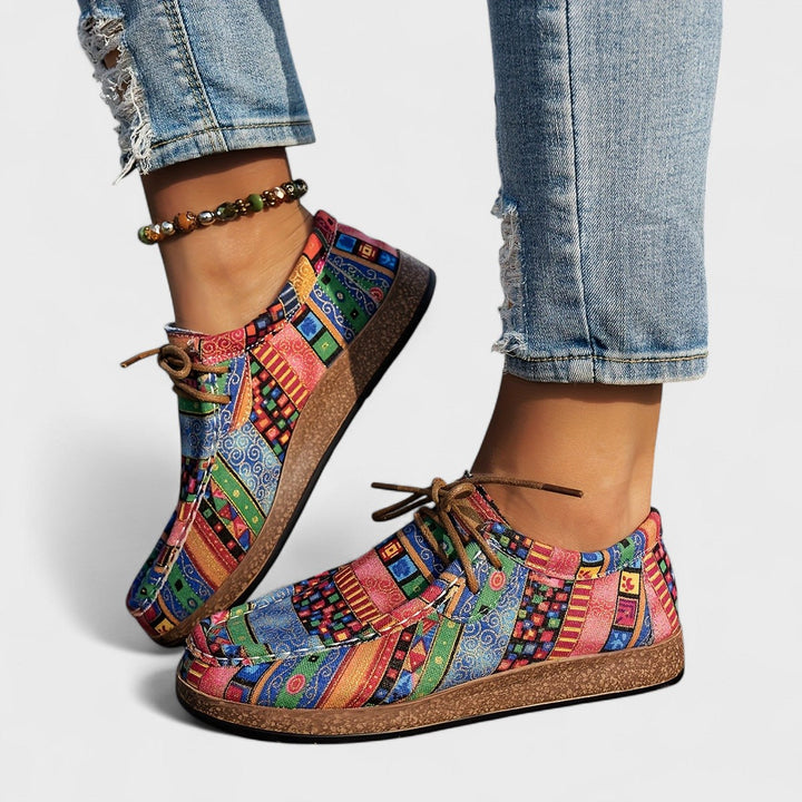 Silvina | Zapatillas livianas con estampado étnico